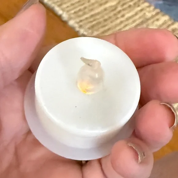 Jim Shore Heartwood Lighted Halloween Witch With Cat & Lantern 20"
Retired 2018 - Picture 4 of 11